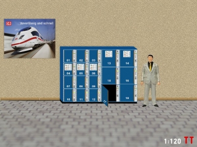 1/120 TT luggage locker with open door